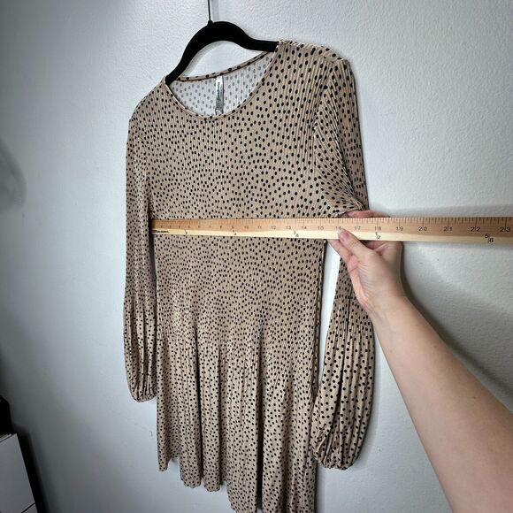 Stradivarius Beige Black Polka Dot Mini Pleat Balloon Sleeve Round Neck Dress - Picture 7 of 15